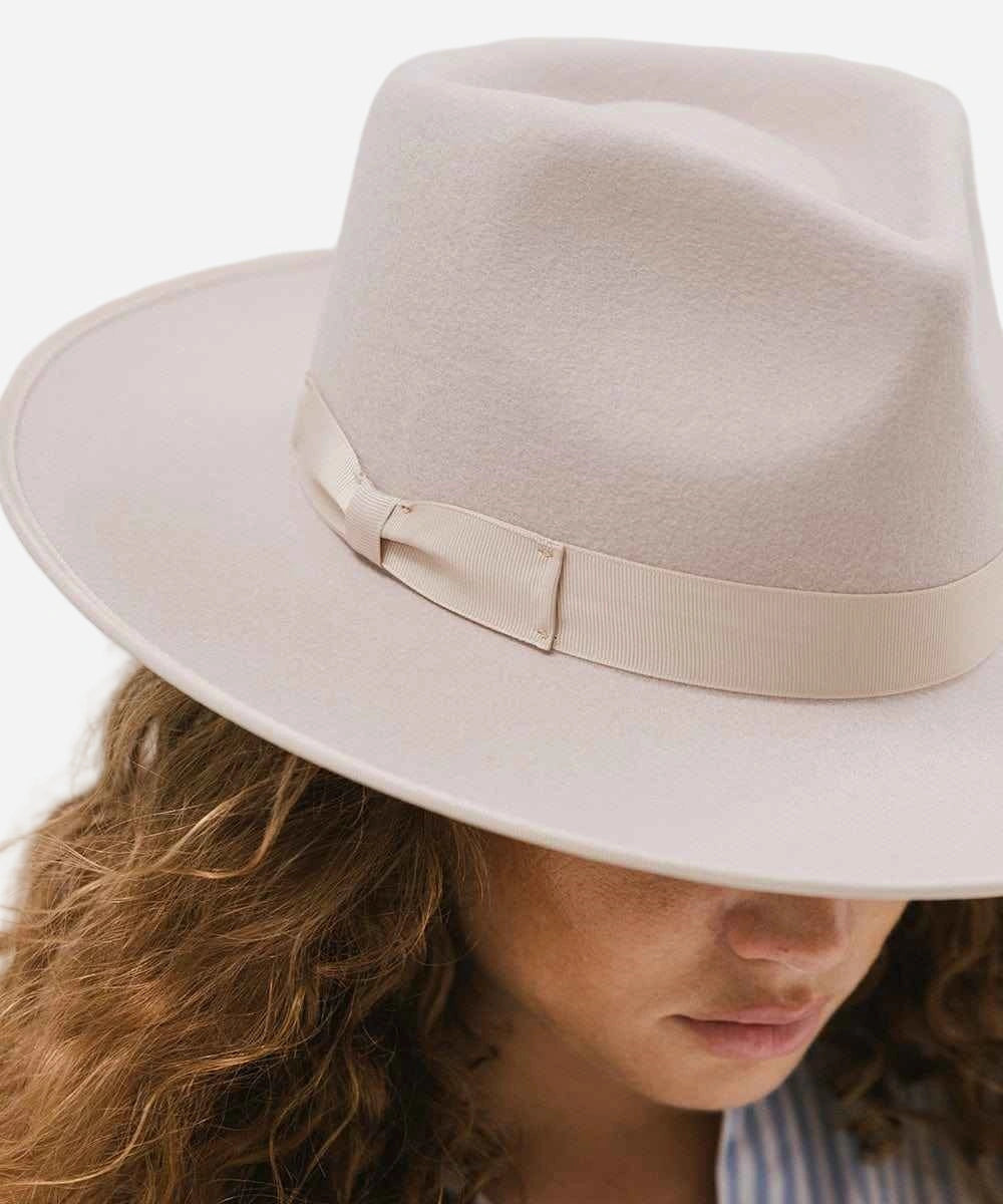 womens beige rancher hat